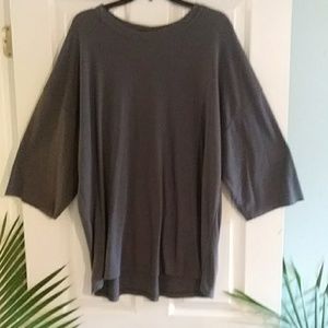 Gray cropped sleeves shirt. XL Forever 21